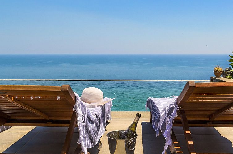 Vakantiehuis Villa Battiato - Haus n Pool