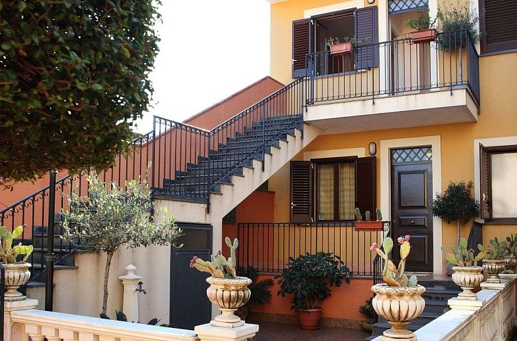 Appartement Wunderschöne Ferienwohnung in Stazzo mit Privat