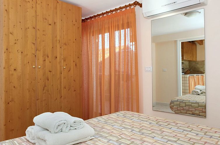 Appartement Wunderschöne Ferienwohnung in Stazzo mit Privat