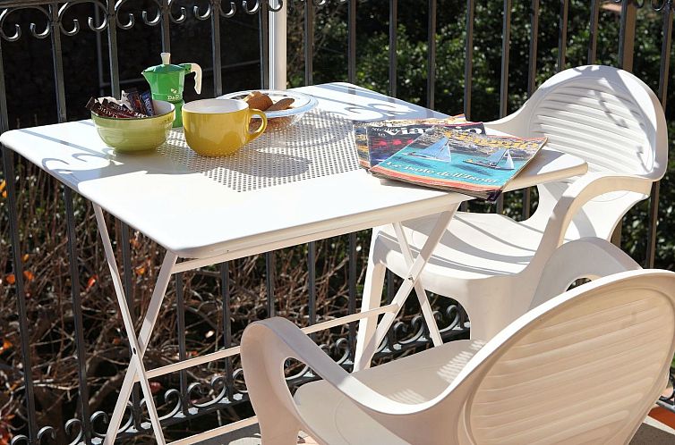 Appartement Wunderschöne Ferienwohnung in Stazzo mit Privat