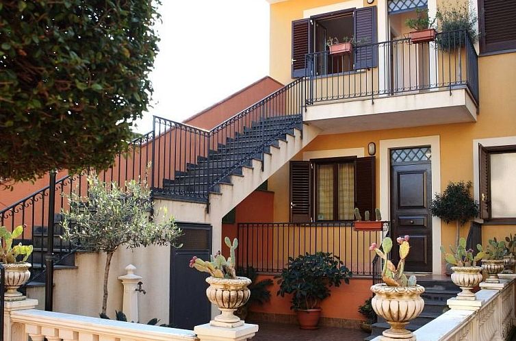 Appartement Wunderschöne Ferienwohnung in Stazzo mit Privat