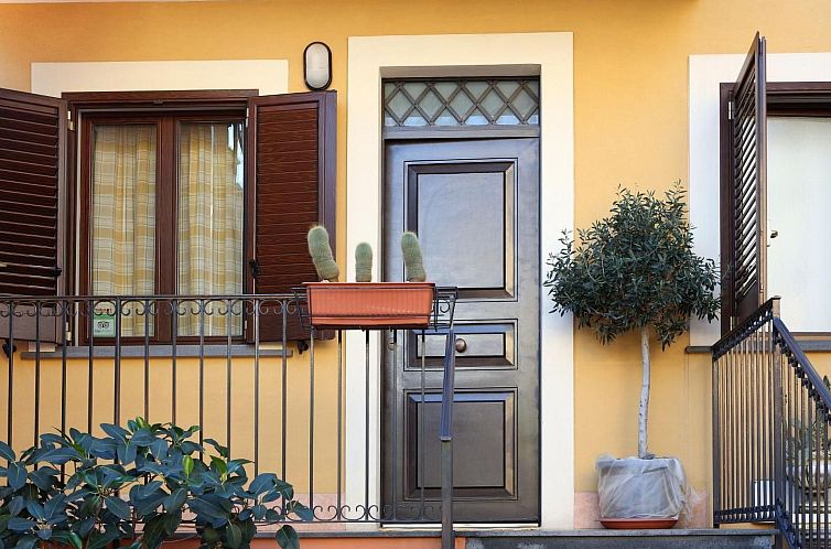 Appartement Wunderschöne Ferienwohnung in Stazzo mit Privat