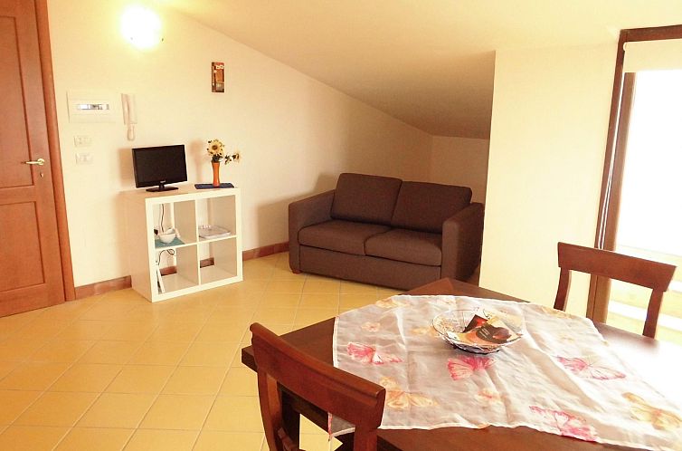 Appartement Nette Wohnung in Acireale mit Terrasse und Pool