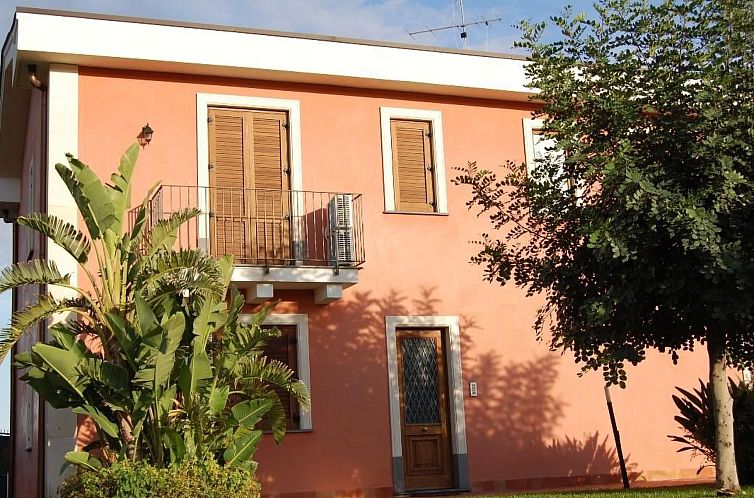 Appartement Nette Wohnung in Acireale mit Terrasse und Pool