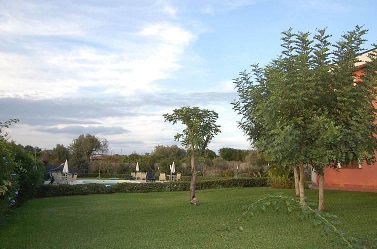 Appartement Nette Wohnung in Acireale mit Terrasse und Pool