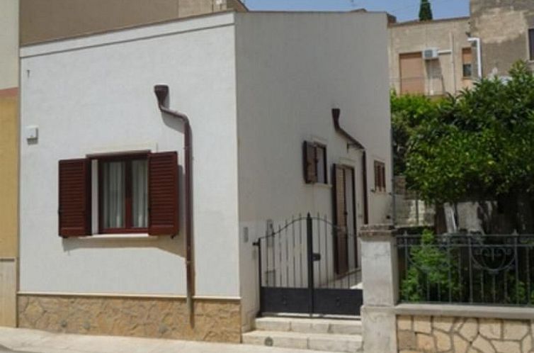Guest house 09410707 - Apartment Sicily - Appartement Wohnung in Custonaci mit Kleinem Garten