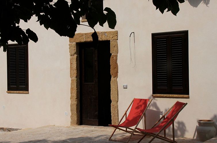Appartement Wohnung in Partinico mit Privatparkplatz