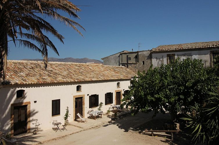 Appartement Wohnung in Partinico mit Privatparkplatz