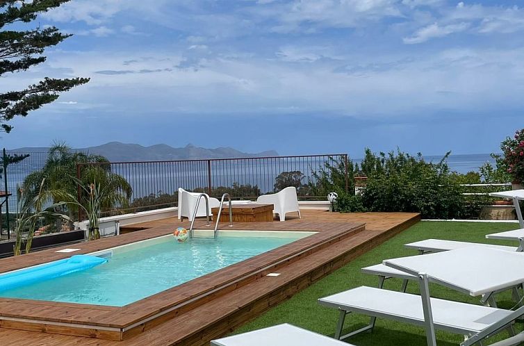 Vakantiehuis Villa Panorama del Golfo mit privatem Pool und 
