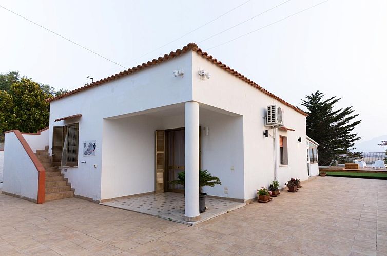 Vakantiehuis Villa Panorama del Golfo mit privatem Pool und 