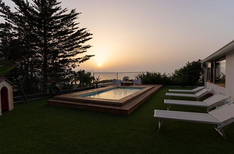 Vakantiehuis Villa Panorama del Golfo mit privatem Pool und 