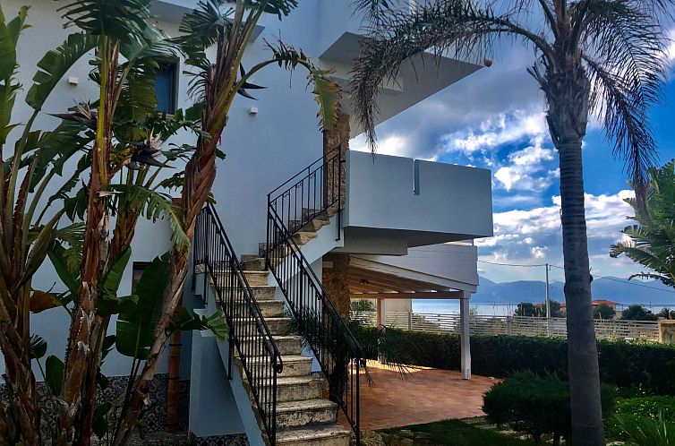 Appartement Wohnung Glicine mit Schwimmbad und Meerblick