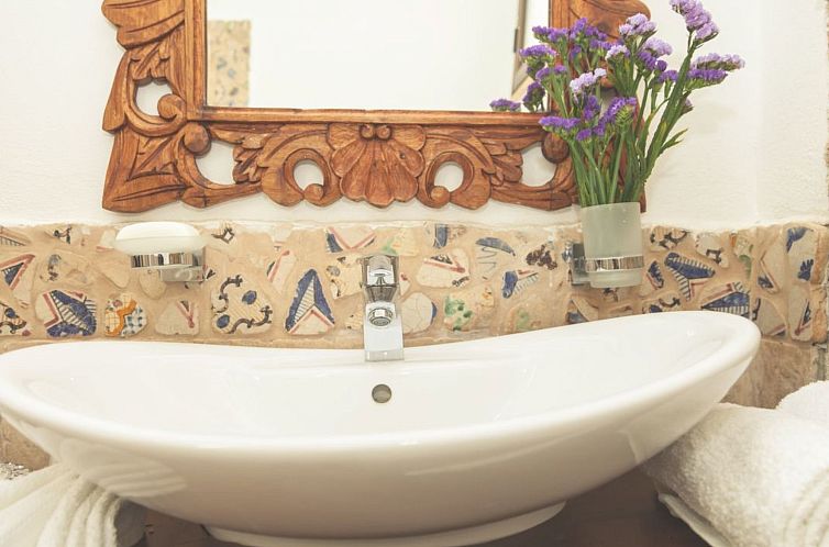 Appartement Lila Wohnung mit Schwimmbad und Meerblick
