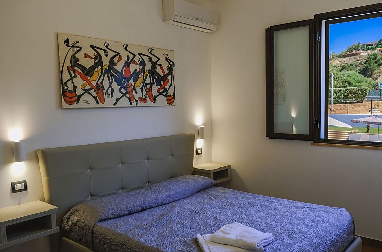 Appartement Lila Wohnung mit Schwimmbad und Meerblick