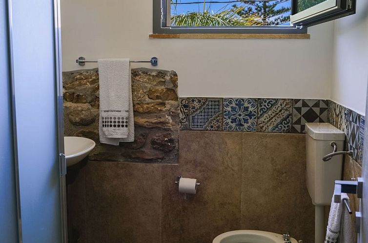 Appartement Lila Wohnung mit Schwimmbad und Meerblick