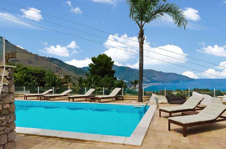 Vakantiehuis Ferienvilla mit Whirlpool