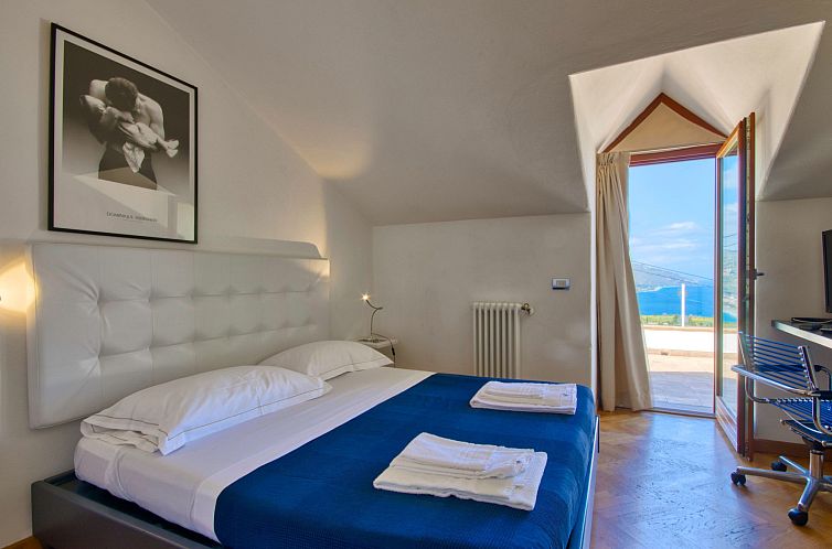Vakantiehuis Ferienvilla mit Whirlpool