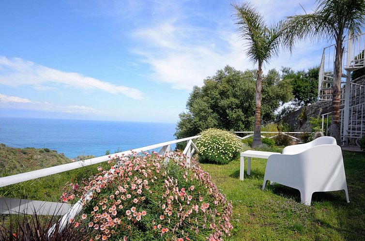 Appartement Wohnung mit Meerblick, Balkon und Pool