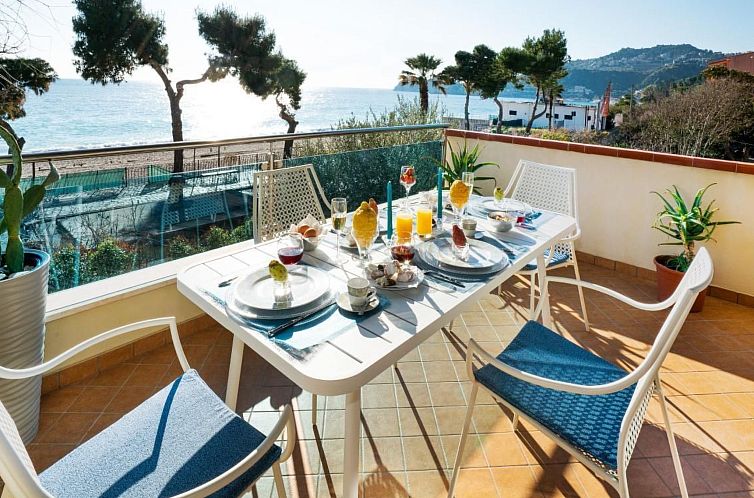 Appartement Beachfront Apartment