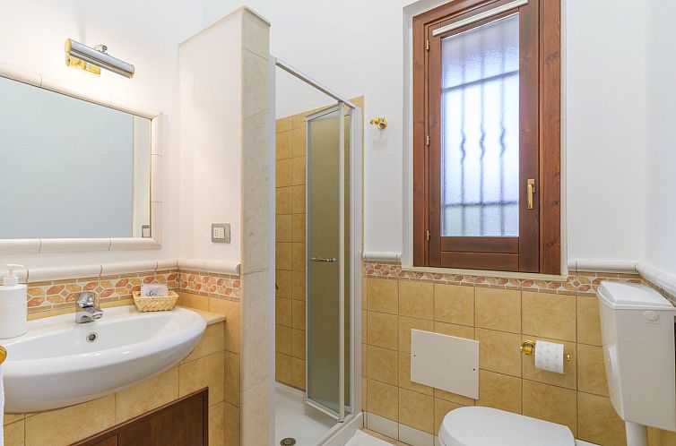 Vakantiehuis Sterlizia, Villa mit Pool in Meeresnähe