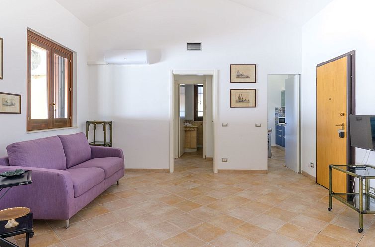 Vakantiehuis Sterlizia, Villa mit Pool in Meeresnähe
