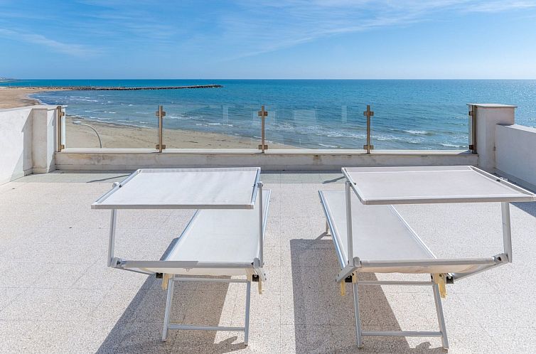 Appartement in Donnalucata mit Grill und Terrasse