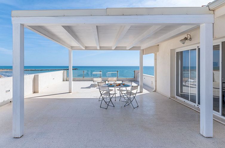 Appartement in Donnalucata mit Grill und Terrasse