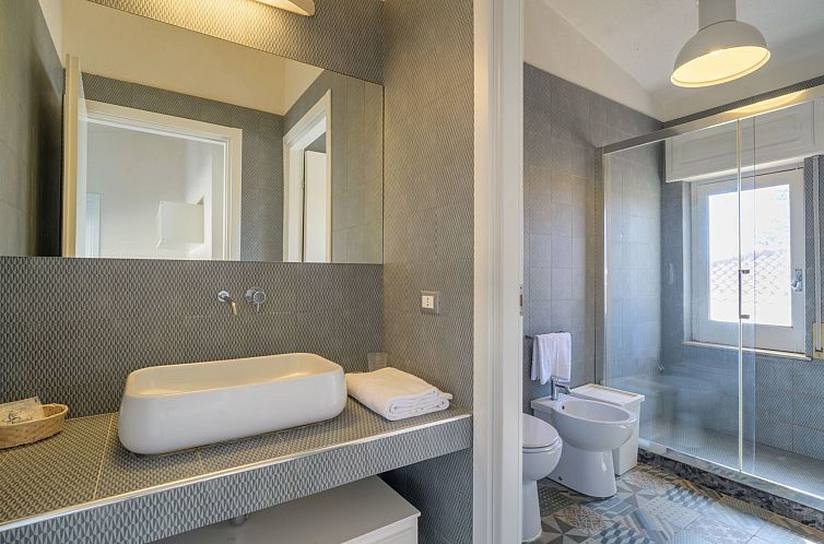 Appartement in Donnalucata mit Grill und Terrasse