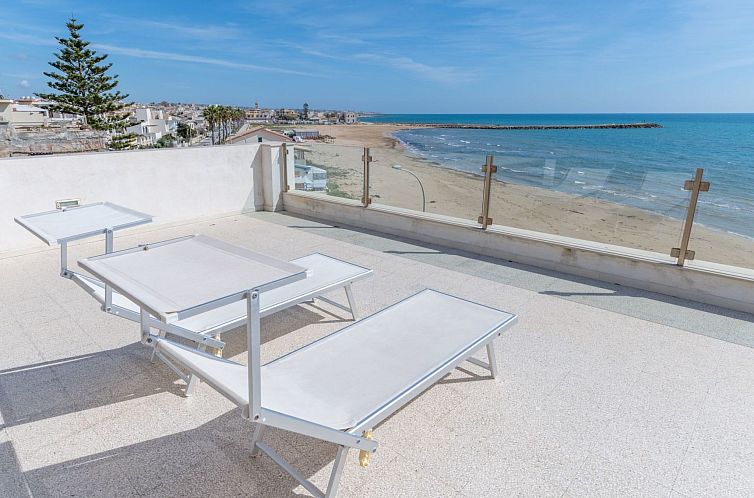 Appartement in Donnalucata mit Grill und Terrasse