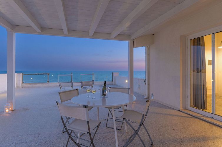 Appartement in Donnalucata mit Grill und Terrasse