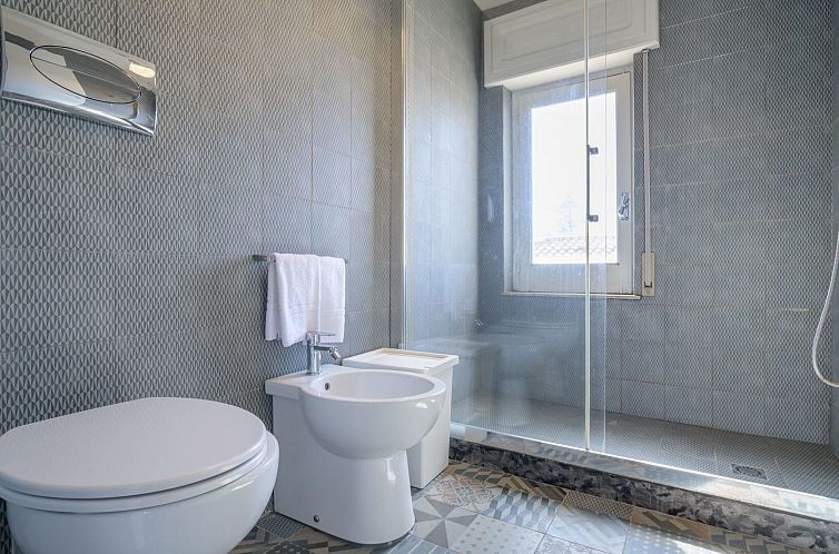 Appartement in Donnalucata mit Grill und Terrasse
