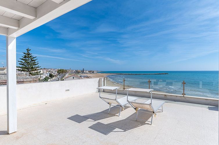 Appartement in Donnalucata mit Grill und Terrasse