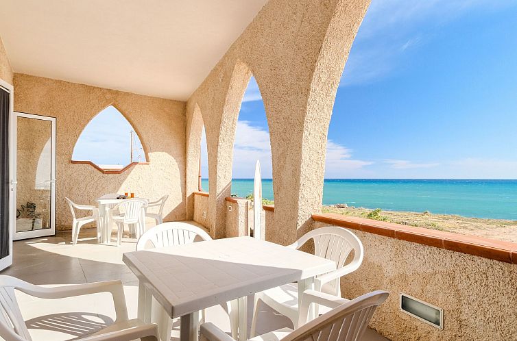 Vakantiehuis Poseidon, Villa am Meer mit Panoramaterrasse