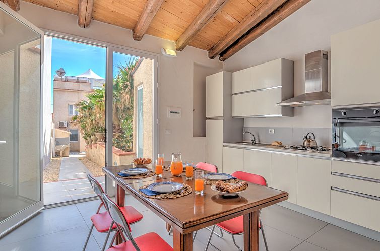 Vakantiehuis Poseidon, Villa am Meer mit Panoramaterrasse