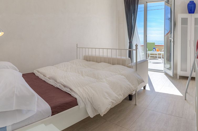 Vakantiehuis Poseidon, Villa am Meer mit Panoramaterrasse