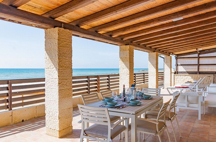 Vakantiehuis Komfortable und moderne Villa am Strand