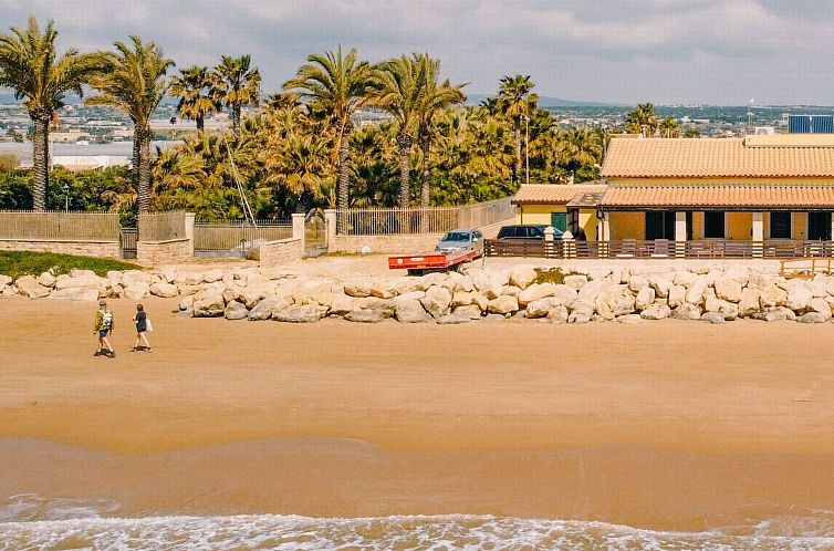 Vakantiehuis Komfortable und moderne Villa am Strand