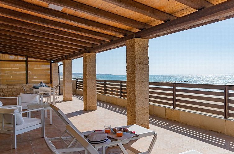 Vakantiehuis Komfortable und moderne Villa am Strand