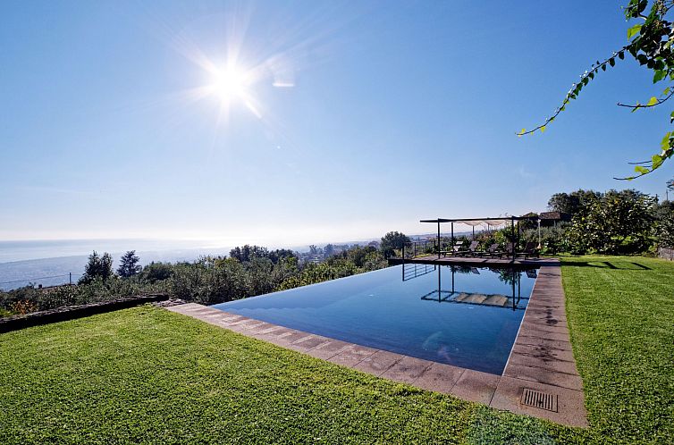 Vakantiehuis mit Pool Infinity