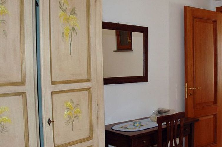 Appartement Wohnung 'Ginestra' mit Terrasse