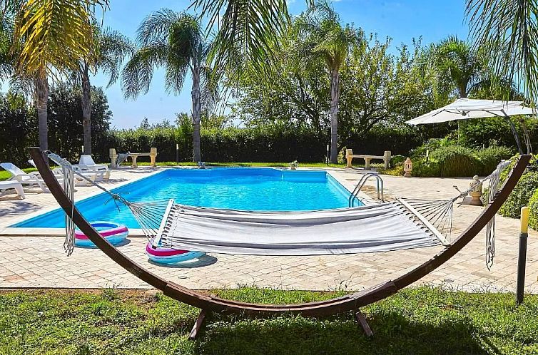 Vakantiehuis in Castelvetrano mit Gepflegtem Garten