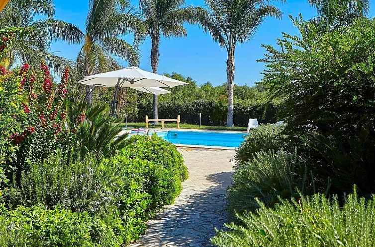 Vakantiehuis in Castelvetrano mit Gepflegtem Garten