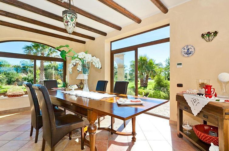 Vakantiehuis in Castelvetrano mit Gepflegtem Garten