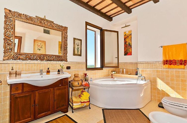 Vakantiehuis in Castelvetrano mit Gepflegtem Garten