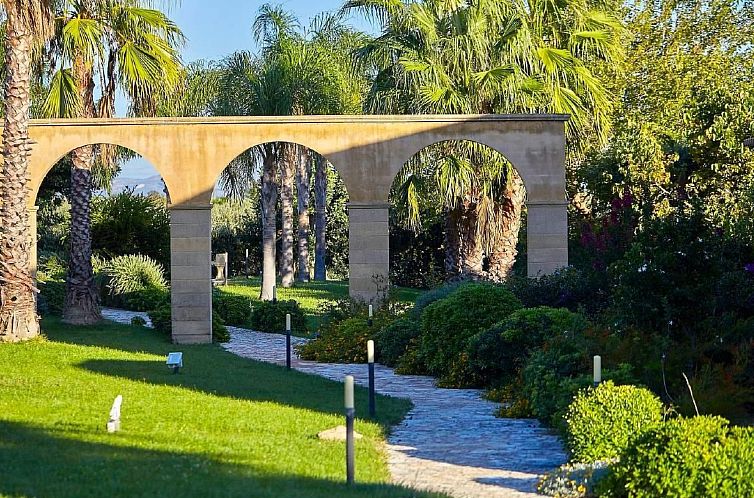 Vakantiehuis in Castelvetrano mit Gepflegtem Garten