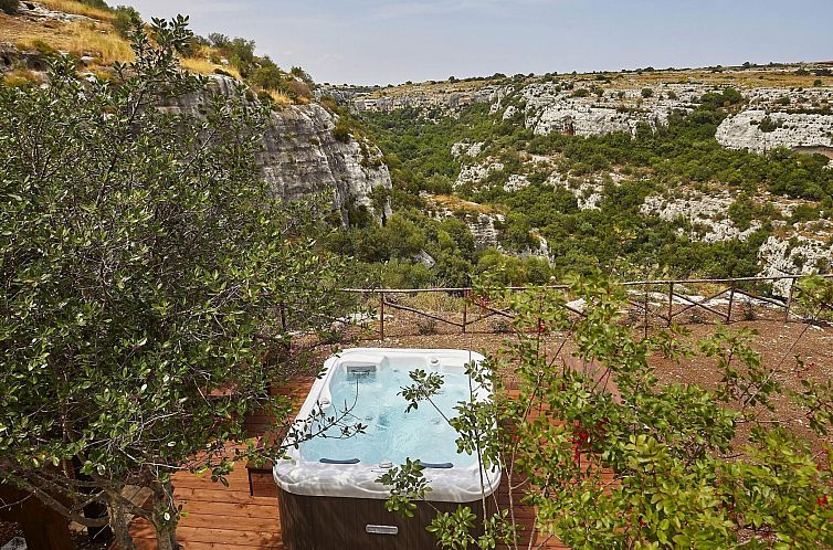 Vakantiehuis Komfortable Villa Castello - Blick auf Cava d'I
