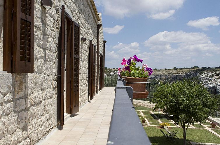 Vakantiehuis Komfortable Villa Castello - Blick auf Cava d'I