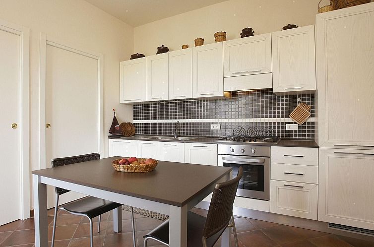 Vakantiehuis Komfortable Villa Castello - Blick auf Cava d'I