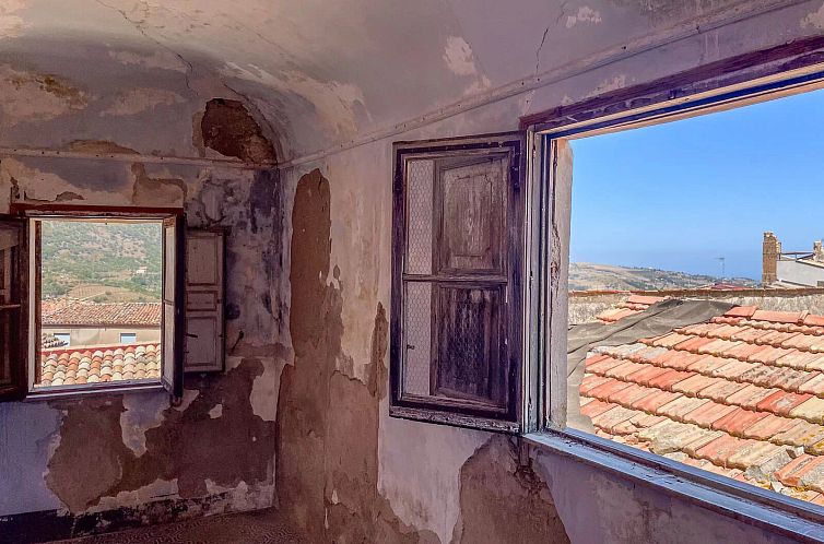 Vrijstaande woning in Collesano