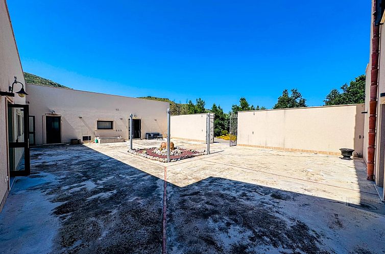 Vrijstaande woning in Collesano
